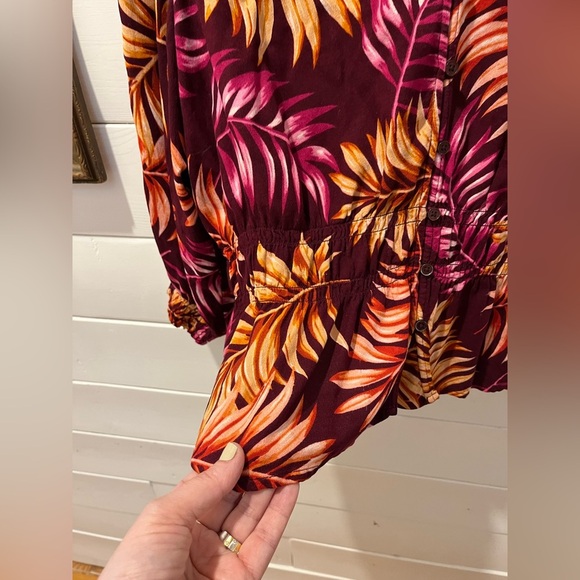 Sofía Jeans Smocked Waist Blouse – Tropical Print, Size L - Picture 7 of 9